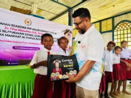 Senator Filep Minta Sekolah Rakyat Beri Bobot Khusus untuk Papua, Maluku dan NTT Ketua Komite III DPD RI, Dr. Filep Wamafma