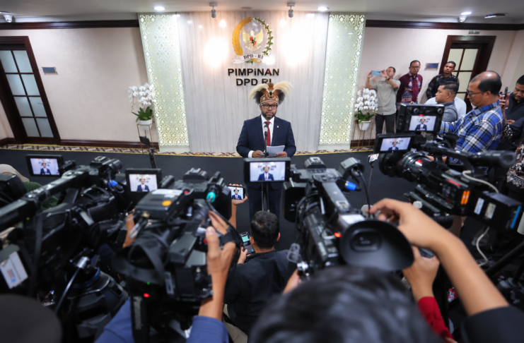 Senator Filep Wamafma Minta Pemerintah Transparan Soal PI 10 Persen LNG Tangguh Papua Barat