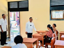 Filep Wamafma Serap Aspirasi di SMP Negeri 10 Anggori, Bahas Revitalisasi Sekolah hingga Beasiswa PIP
