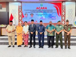 Gubernur Mandacan Lantik Prof. Charlie Heatubun Jabat Kepala Bappeda Papua Barat