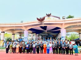 HUT ke-27 Papua Barat, Dominggus Mandacan Tegaskan Pembangunan Berpihak kepada Rakyat